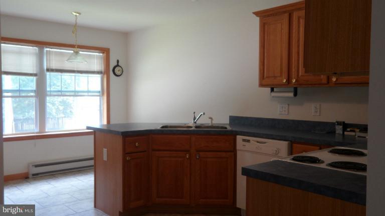 3598 2nd Avenue Edgewater, MD 21037 - Photo 9 of 19 Kitchen