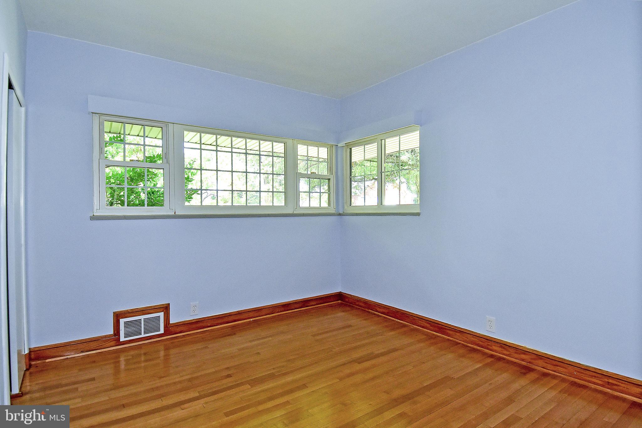 1961 Seminary Road Silver Spring, MD 20910 - Photo 22 of 57
