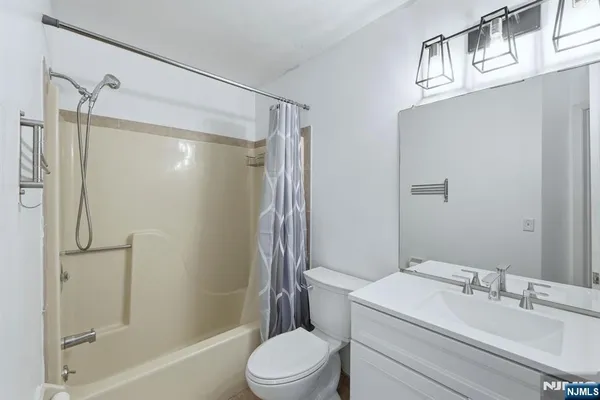 $3,200 | 244 Mulberry Road, Unit 7, Ramsey, NJ 07446