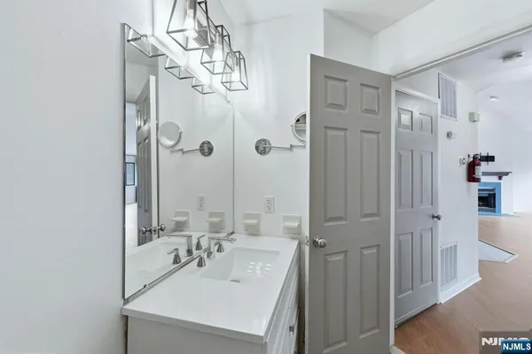 $3,200 | 244 Mulberry Road, Unit 7, Ramsey, NJ 07446