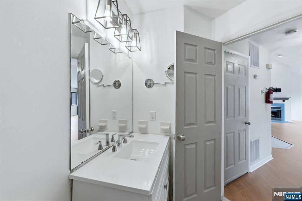 244 Mulberry Road, Unit 7 Ramsey, NJ 07446 - Photo 13 of 25