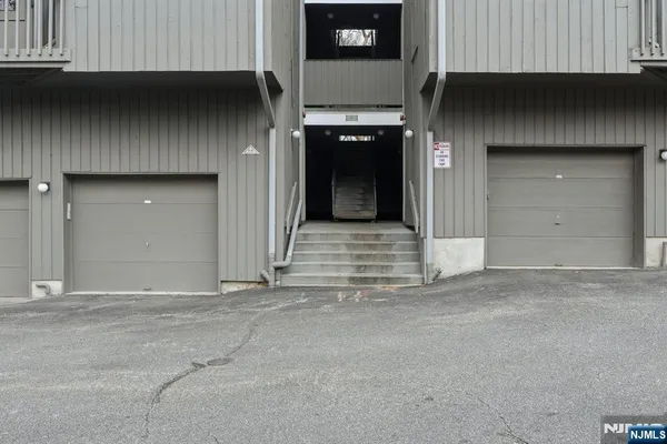 $3,200 | 244 Mulberry Road, Unit 7, Ramsey, NJ 07446