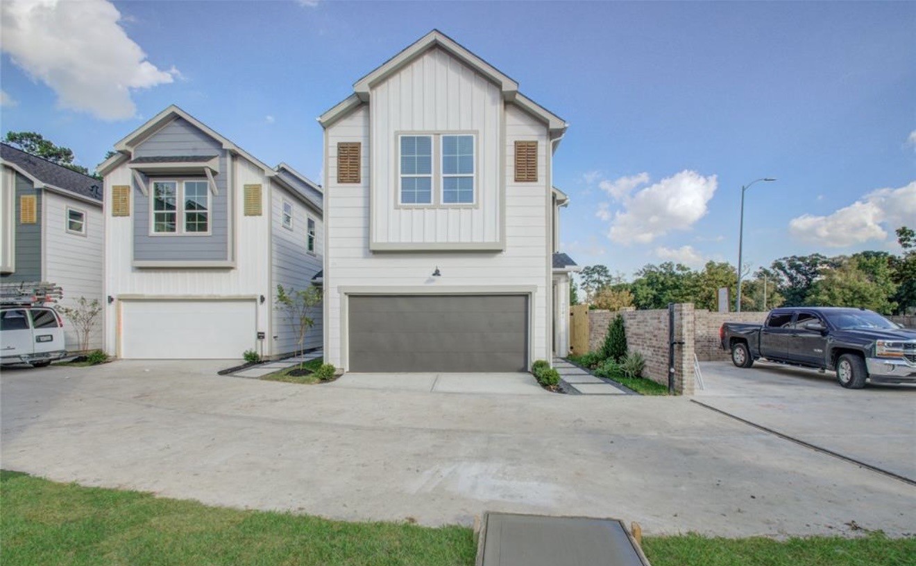 778 West Tidwell Road, Unit I Houston, TX 77091 - Photo 1 of 31