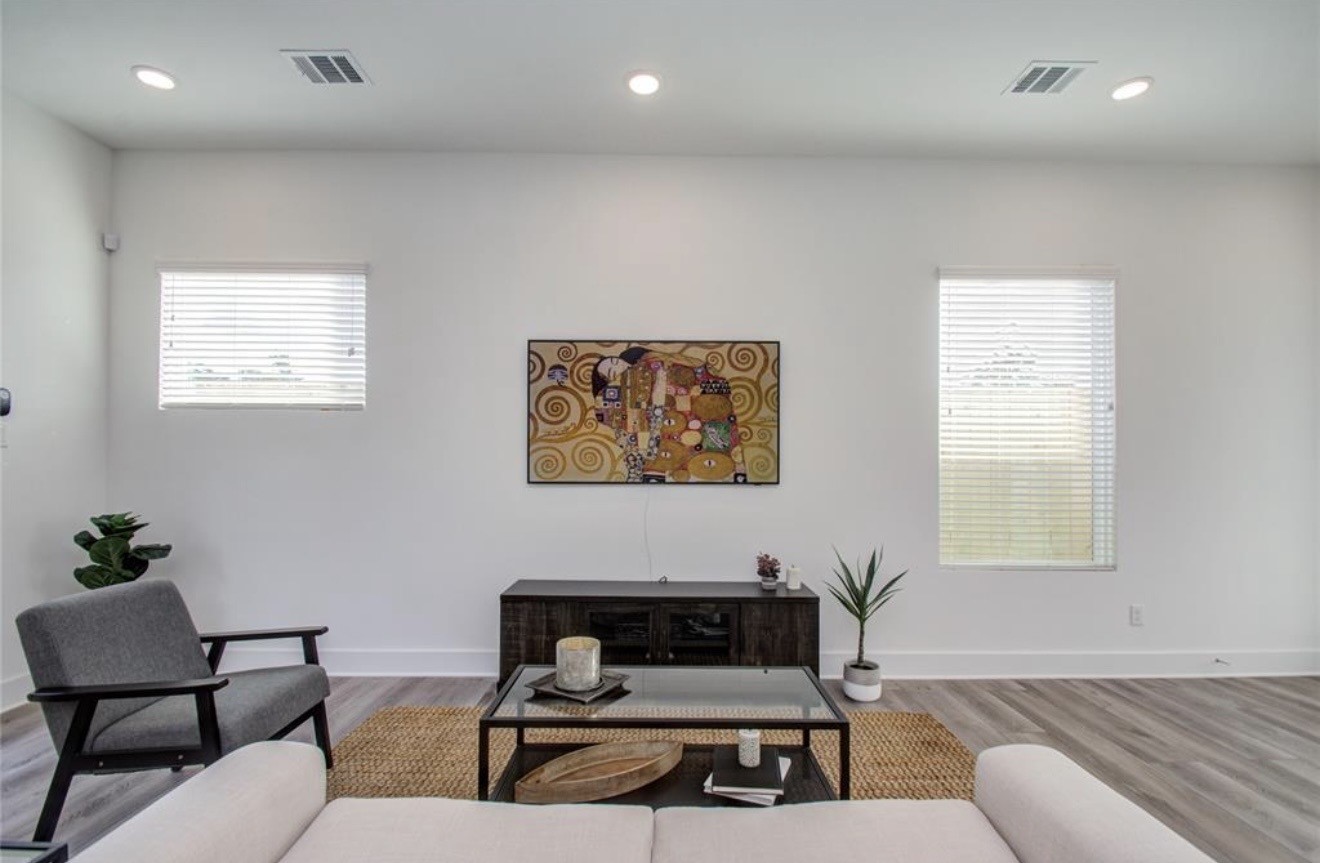 778 West Tidwell Road, Unit I Houston, TX 77091 - Photo 8 of 31