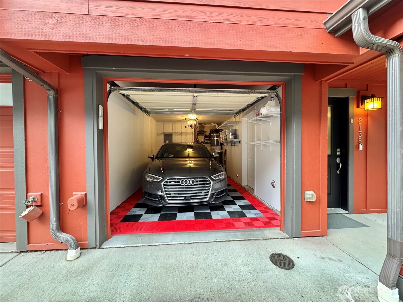 2138 North 113th Street, Unit B Seattle, WA 98133 - Photo 31 of 37