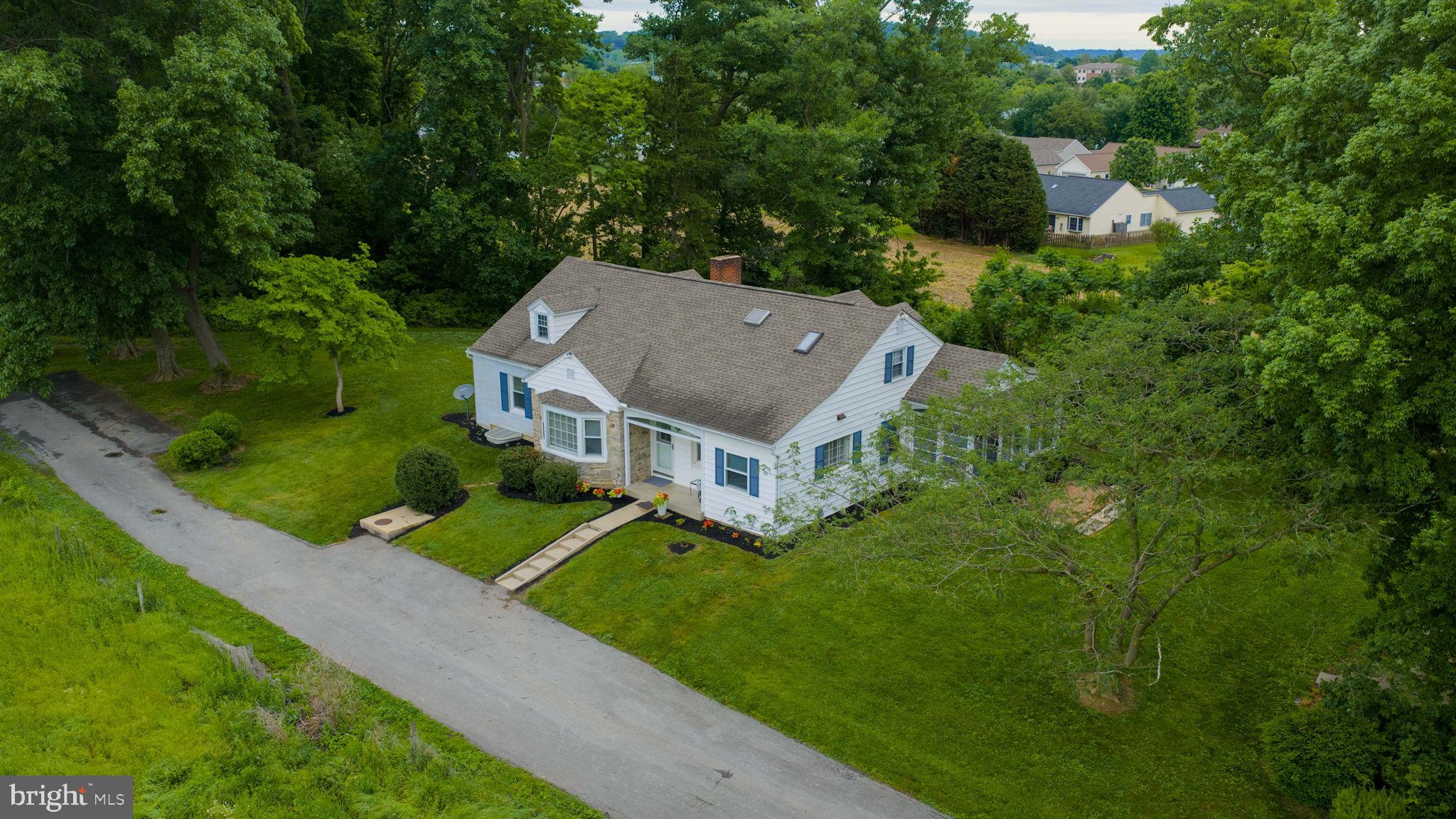 145 Weaver Road Lancaster, PA 17603 - Photo 6 of 87