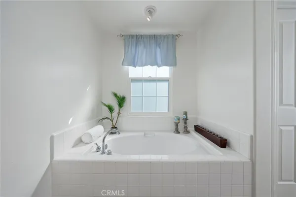 $2,199,888 | 40 Waterspout, Irvine, CA 92620