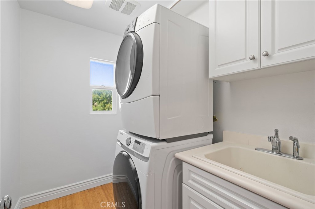 40 Waterspout Irvine, CA 92620 - Photo 26 of 40 Upstairs laundry rooms with sink!