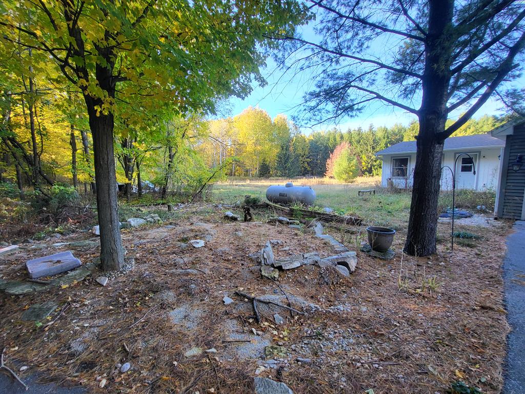 1779 Shiloh Road Sturgeon Bay, WI 54235 - Photo 12 of 26 Between Home and storage building