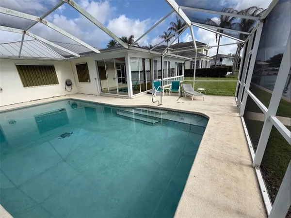 $2,100,000 | 17 Marine Drive, Vero Beach, FL 32960
