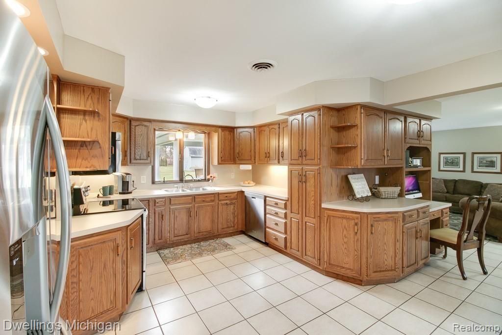 21853 Superior Road Taylor, MI 48180 - Photo 2 of 35 IMG_0001.jpg