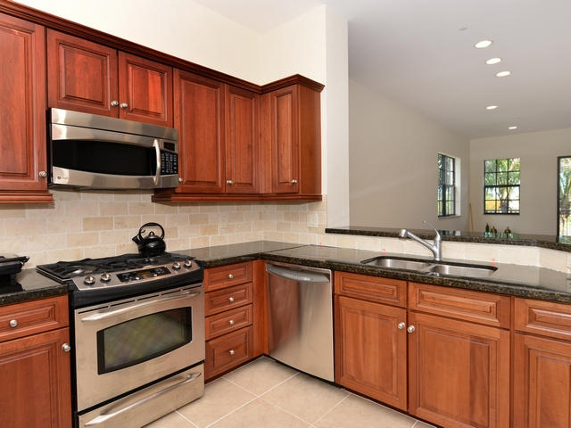 101 Del Sol Circle, Unit 101 Tequesta, FL 33469 - Photo 3 of 9 ki-b