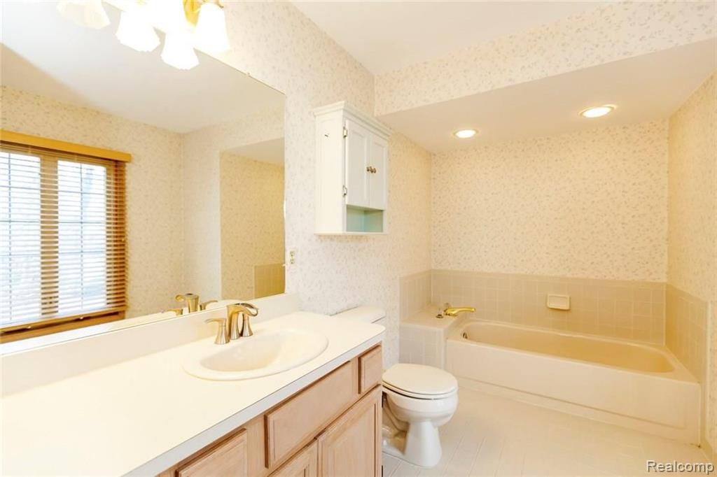 30516 Huntsman Drive West Farmington Hills, MI 48331 - Photo 41 of 54
