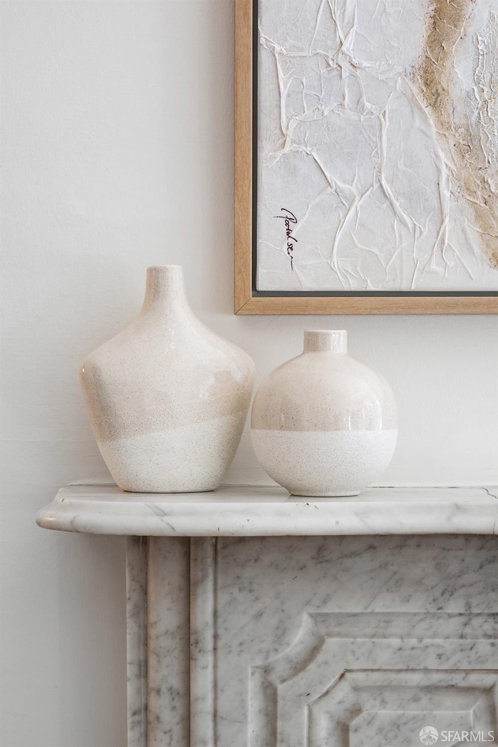 115 Hoffman San Francisco, CA 94114 - Photo 6 of 44 a close up of a mirror