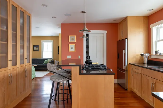 $635,000 | 9 Spruce Court, Burlington, VT 05401