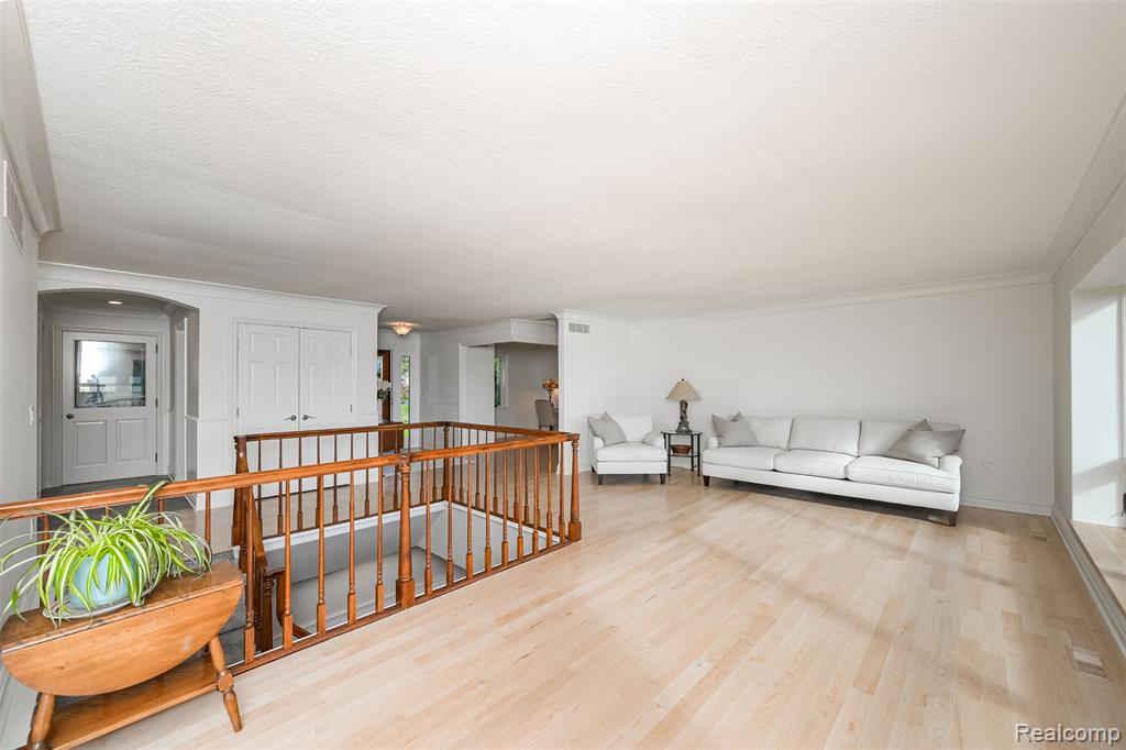 3628 Moberly Road Commerce Township, MI 48382 - Photo 11 of 52 Gallery Image 11