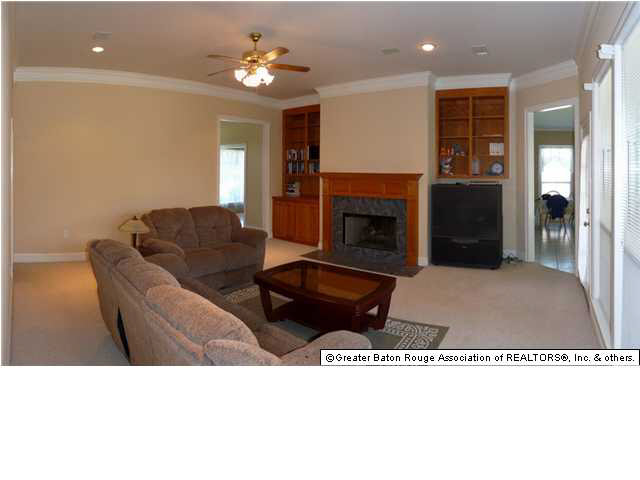16841 Sunset Point Court Baton Rouge, LA 70816 - Photo 8 of 24 Gallery Image 8