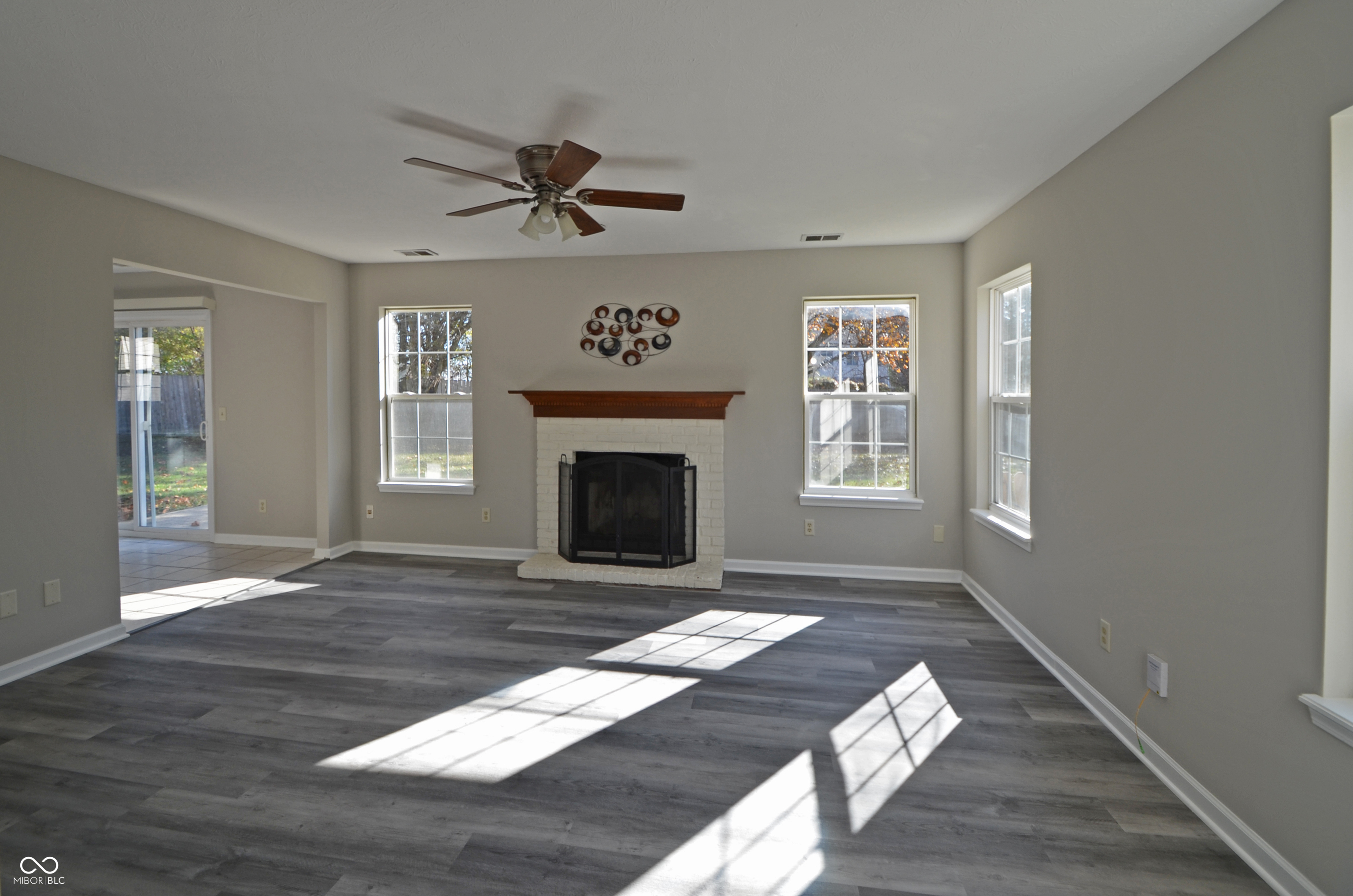 6389 Hillview Circle Fishers, IN 46038 - Photo 4 of 25