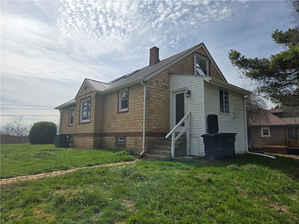 1425 Barclay Hill Road Beaver, PA 15009 - Photo 25 of 30 Side and rear view