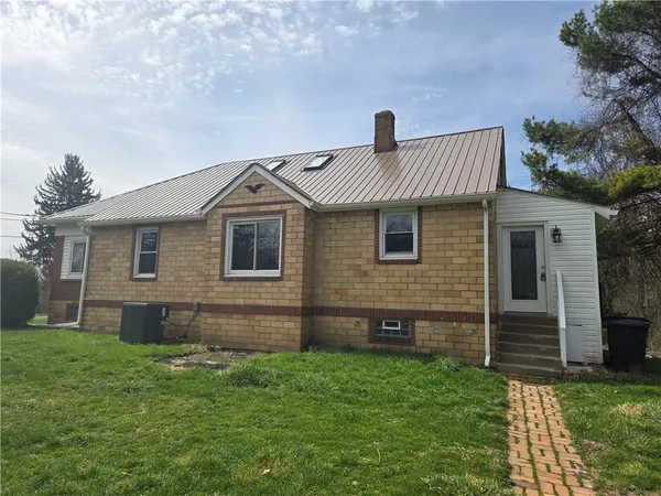 $345,000 | 1425 Barclay Hill Road, Beaver, PA 15009
