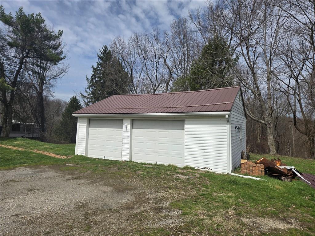 1425 Barclay Hill Road Beaver, PA 15009 - Photo 27 of 30 2 Car Detached Garage