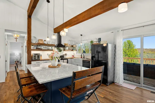 $750,000 | 12 Hillside Court, Dahinda, IL 61428