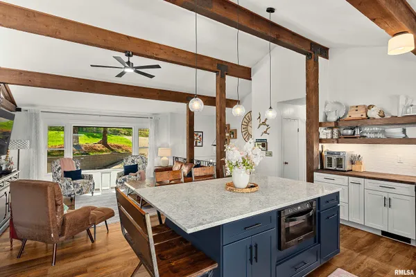 $750,000 | 12 Hillside Court, Dahinda, IL 61428