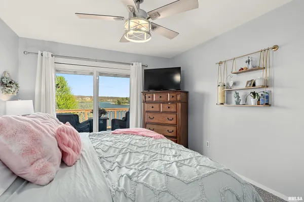 $750,000 | 12 Hillside Court, Dahinda, IL 61428