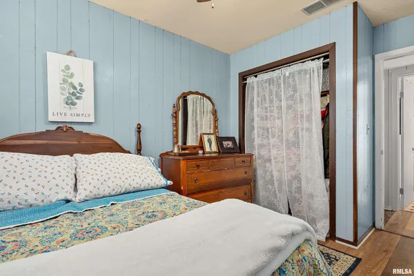 $750,000 | 12 Hillside Court, Dahinda, IL 61428