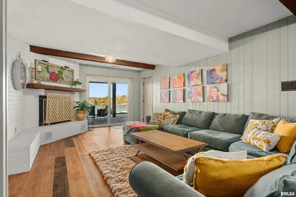 $750,000 | 12 Hillside Court, Dahinda, IL 61428