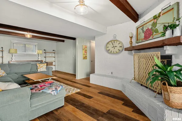 $750,000 | 12 Hillside Court, Dahinda, IL 61428