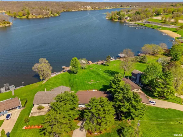 $750,000 | 12 Hillside Court, Dahinda, IL 61428