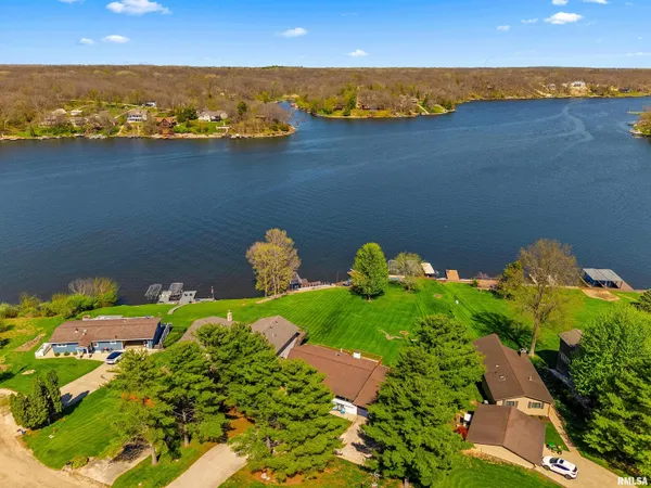 $750,000 | 12 Hillside Court, Dahinda, IL 61428