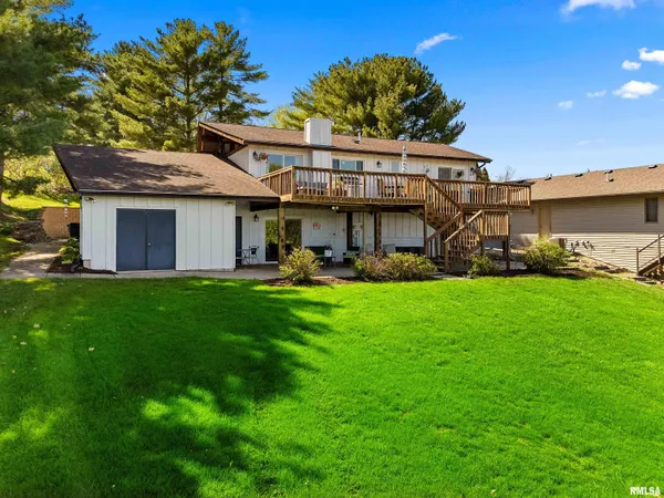 $750,000 | 12 Hillside Court, Dahinda, IL 61428