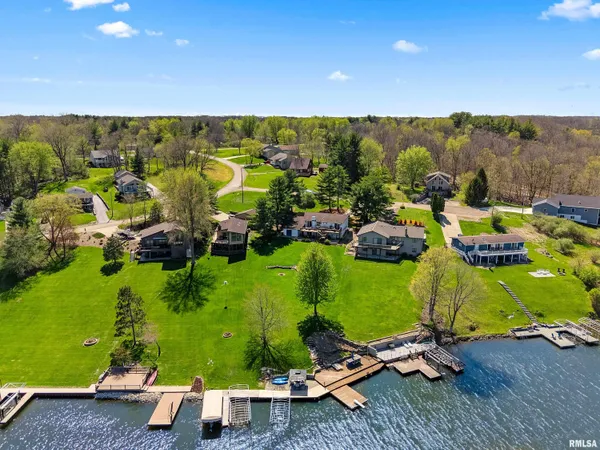 $750,000 | 12 Hillside Court, Dahinda, IL 61428