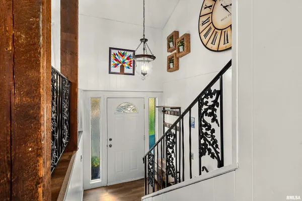 $750,000 | 12 Hillside Court, Dahinda, IL 61428