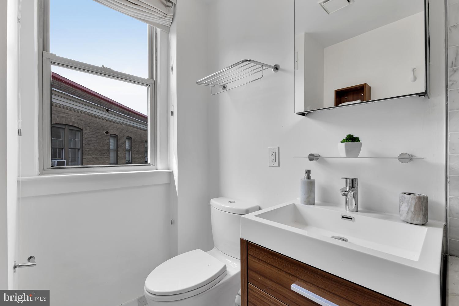 1910 Kalorama Road Northwest, Unit 505 Washington, DC 20009 - Photo 16 of 21 Gallery Image 16