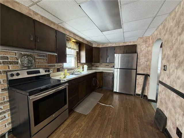 $159,000 | 215 West Park Street, Hermitage, PA 16148