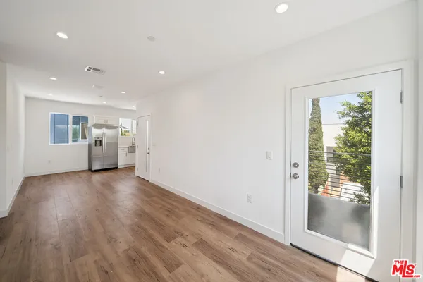 $4,000 | 6336 Beck Avenue, Unit 2, North Hollywood, CA 91606