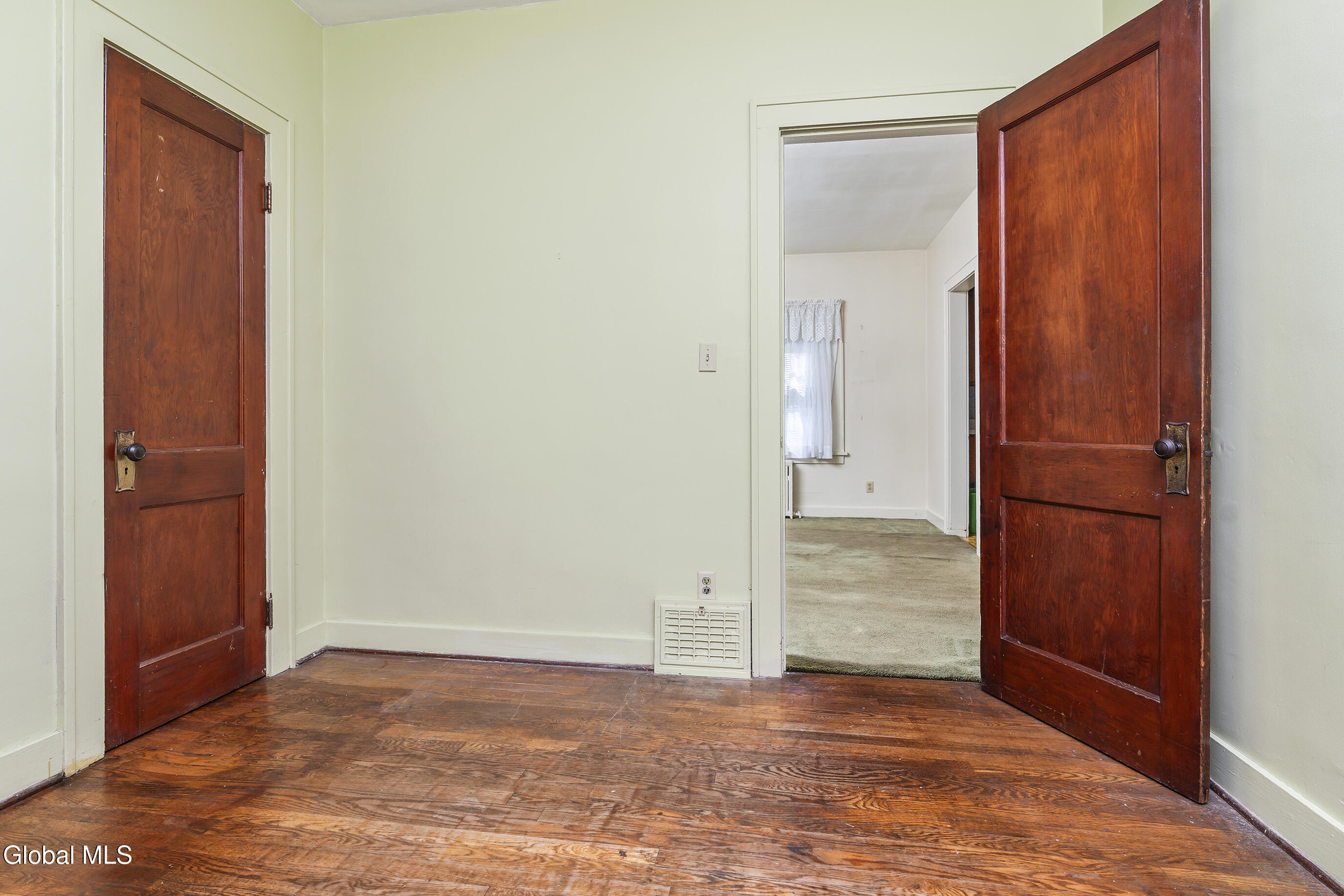 6 Monroe Avenue Bethlehem, NY 12203 - Photo 18 of 37 027-6-Monroe-Ave