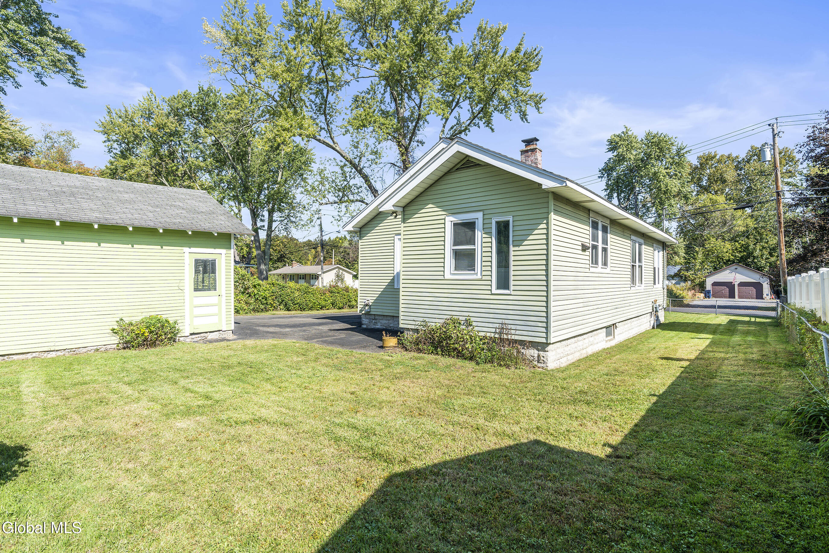 6 Monroe Avenue Bethlehem, NY 12203 - Photo 26 of 37 011-6-Monroe-Ave