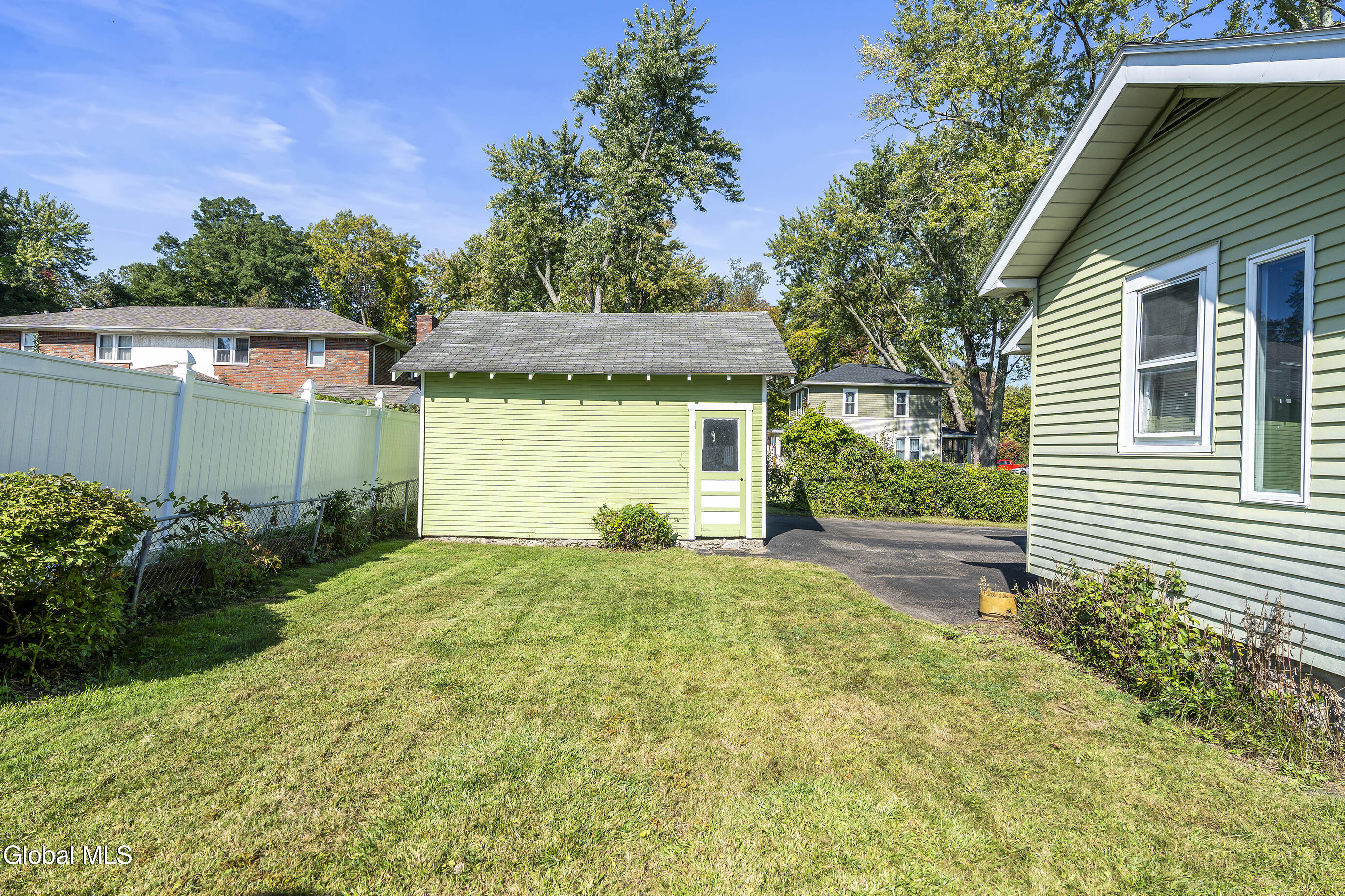 6 Monroe Avenue Bethlehem, NY 12203 - Photo 27 of 37 013-6-Monroe-Ave