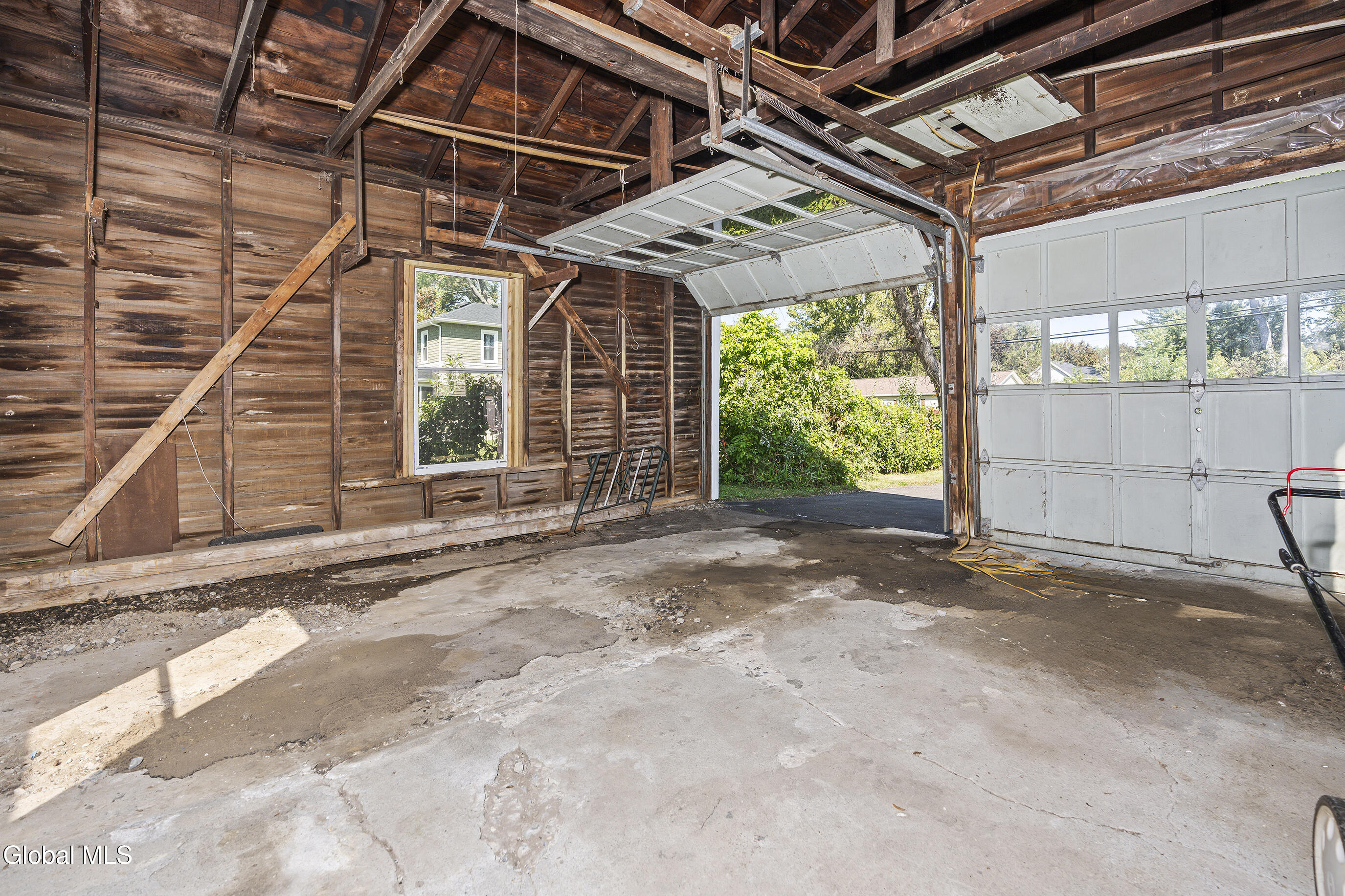 6 Monroe Avenue Bethlehem, NY 12203 - Photo 30 of 37 042-6-Monroe-Ave