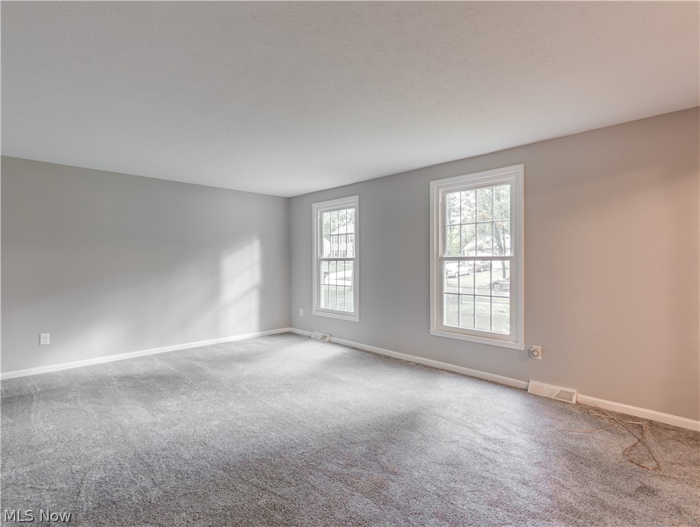 4352 Leewood Road Stow, OH 44224 - Photo 9 of 34 Living Room