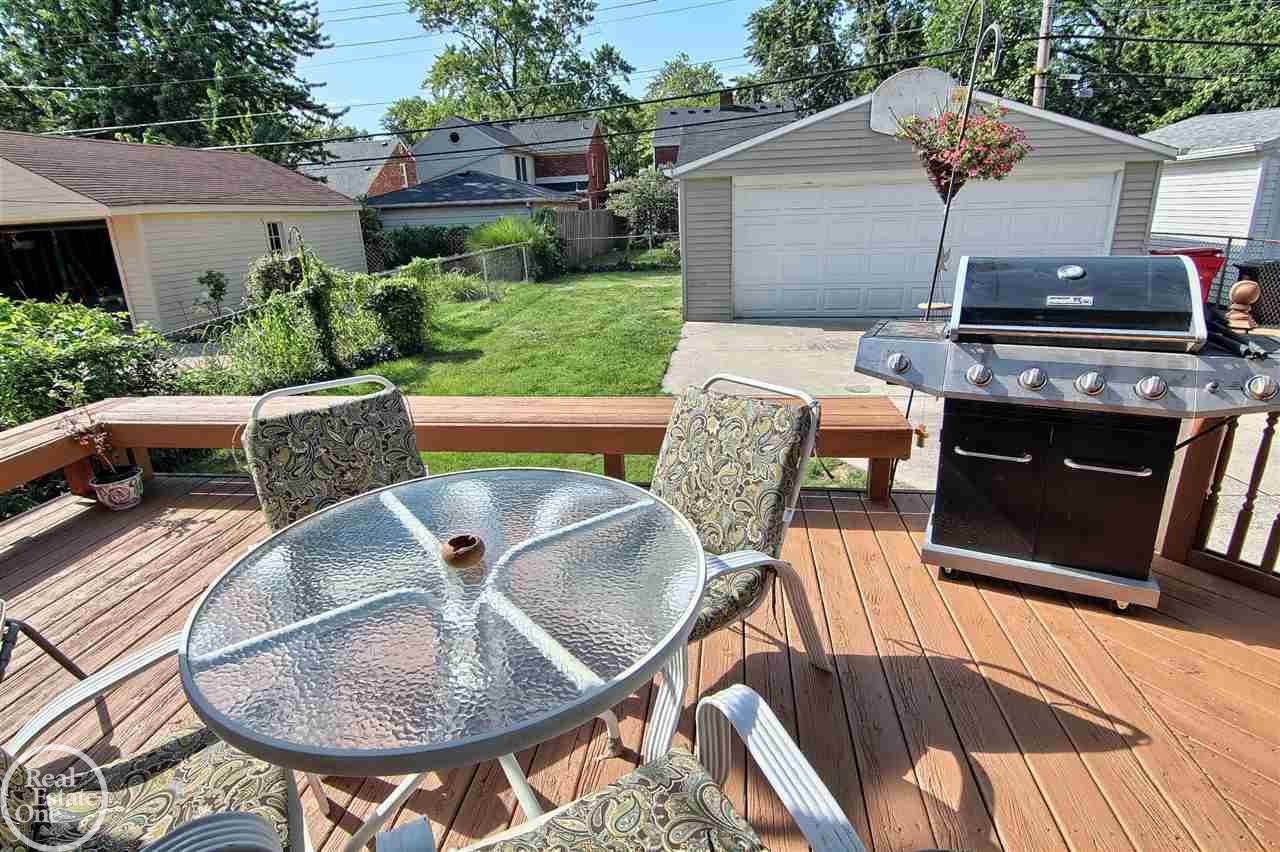 1609 Hampton Road Grosse Pointe Woods, MI 48236 - Photo 27 of 30