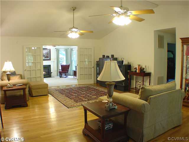 2963 Three Bridge Road Powhatan, VA 23139 - Photo 4 of 12 Den/Family/Great Room - Great Room with cathedral