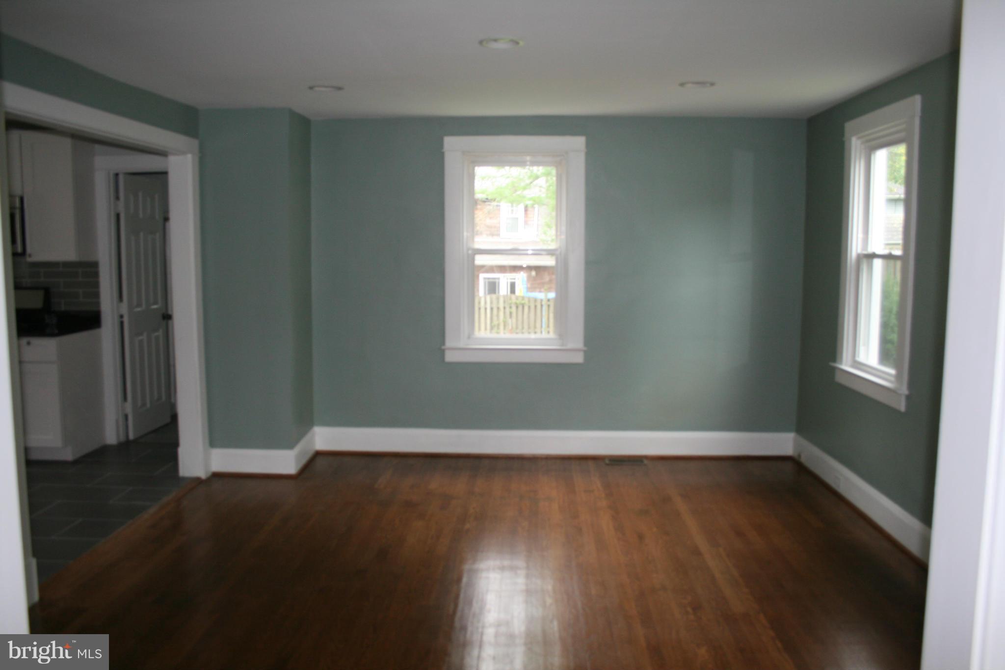 622 Plymouth Road Baltimore, MD 21229 - Photo 5 of 12 Dining Room