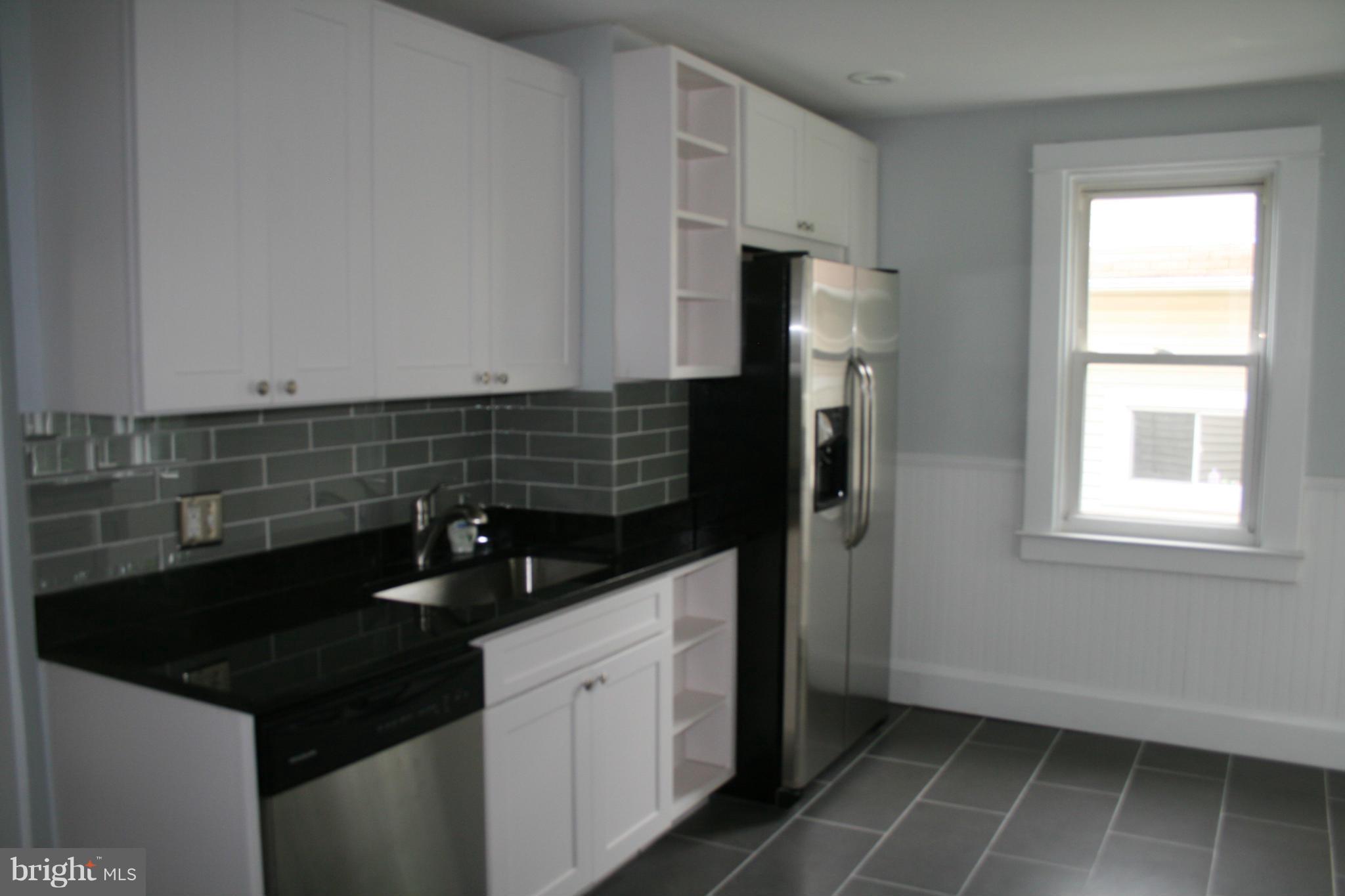 622 Plymouth Road Baltimore, MD 21229 - Photo 7 of 12 Kitchen