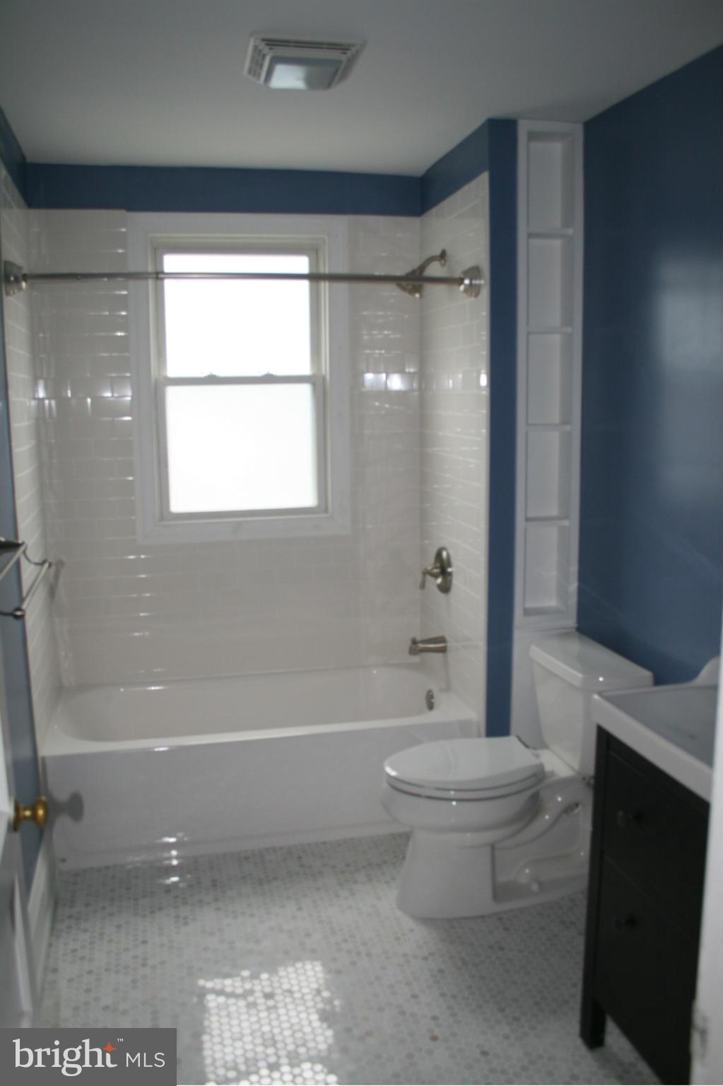 622 Plymouth Road Baltimore, MD 21229 - Photo 9 of 12 Bath