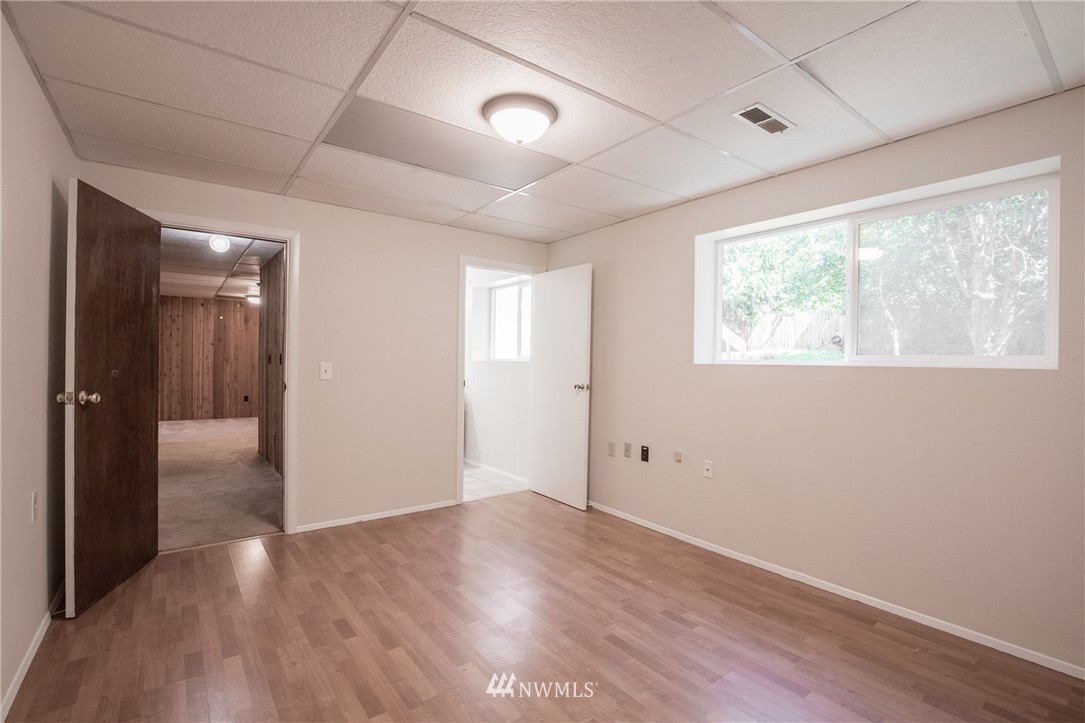 17411 Brook Boulevard Bothell, WA 98012 - Photo 17 of 25